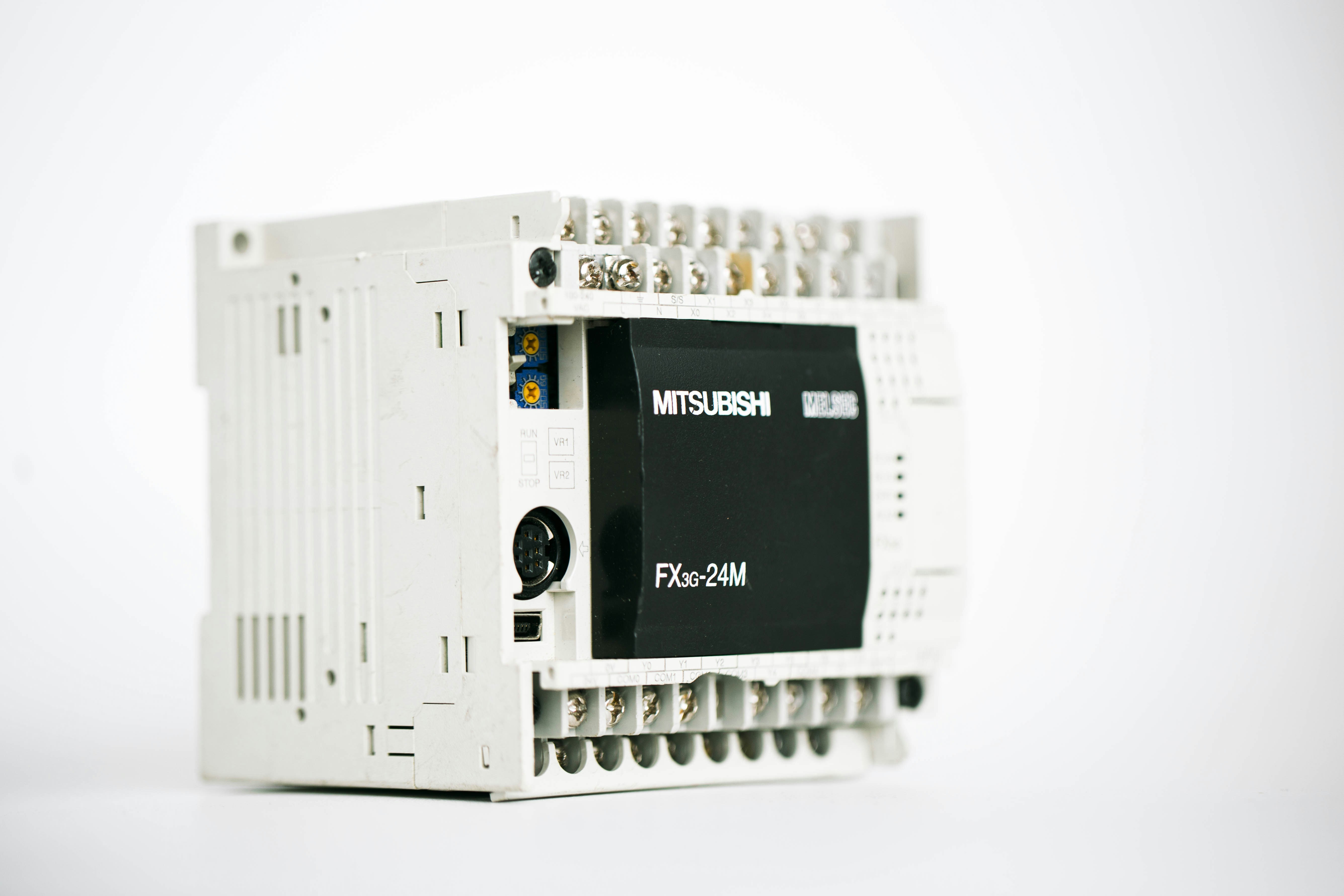 PID Controller Explained: Loop Tuning, Formulas & Industrial Examples